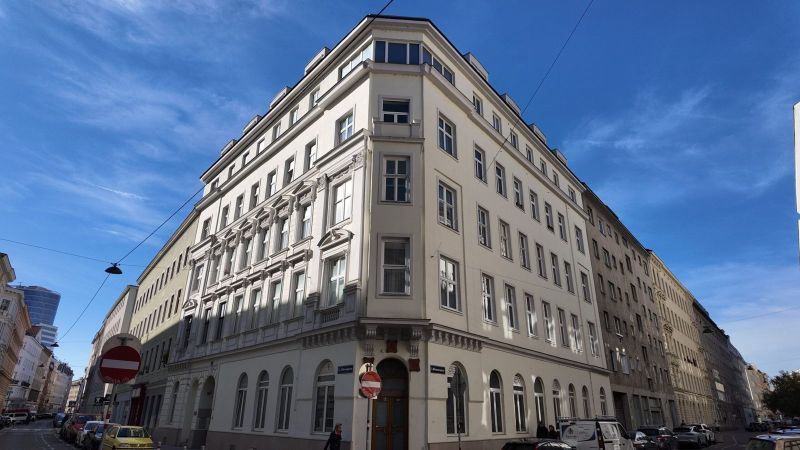 Sanierungsbedürftiger Altbau in Top-Lage